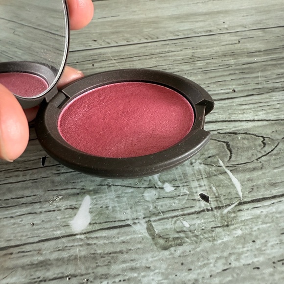 BECCA Luminous Blush Trio- Camellia, Foxglove, Snapdragon - Picture 9 of 9